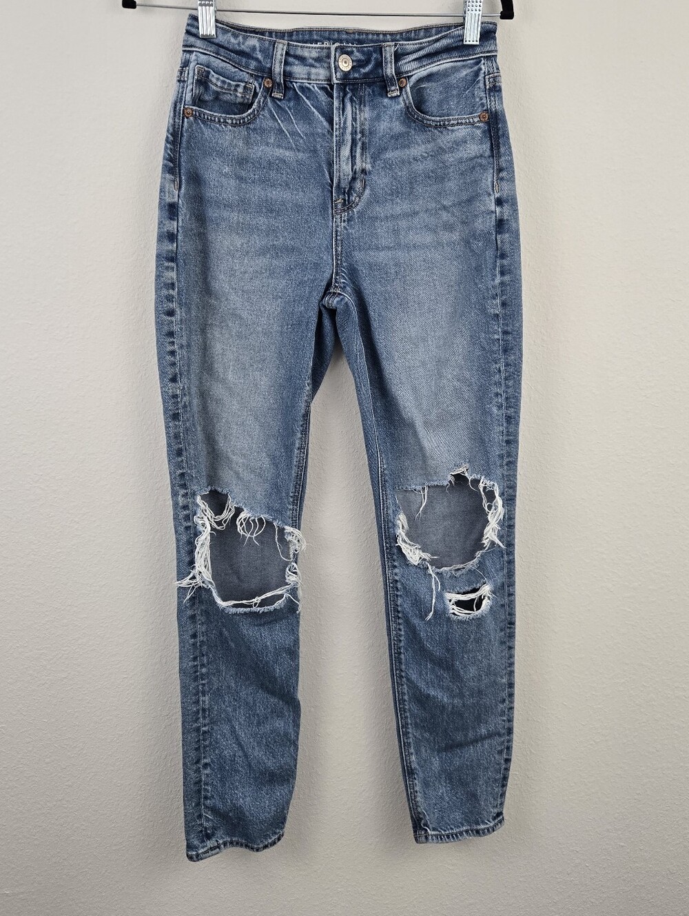 American Eagle Darkwash Strigid Distressed Mom Jean